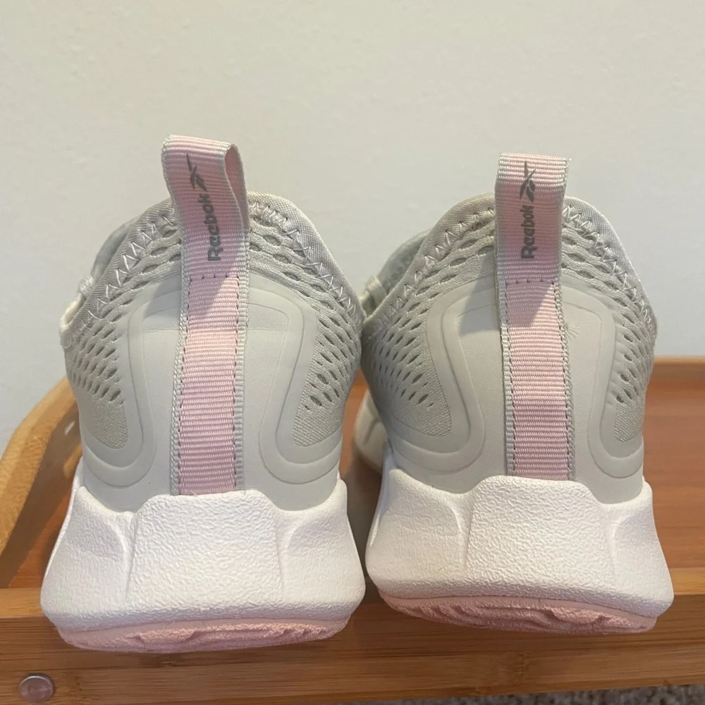 Reebok Zig Sky Running Sneakers Light Gray/Pink Lightweight Sz 8.5 Athletic Core